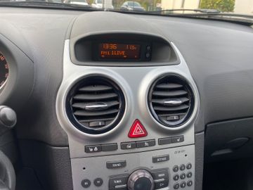 Bild 10 Opel CORSA 150 JAHRE WENIG KILOMETER MIT SCHECKHEFT