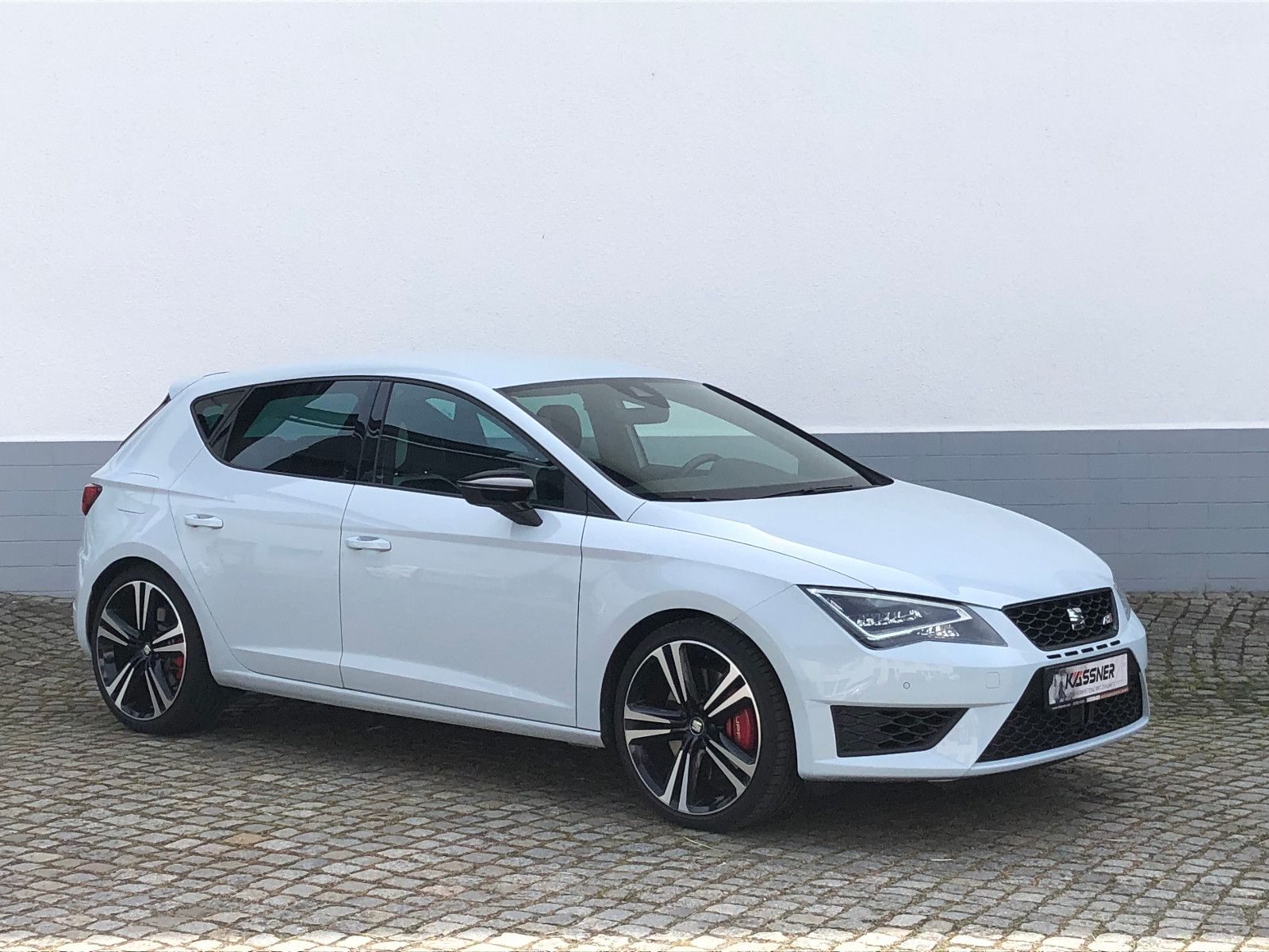 Fahrzeugabbildung SEAT Leon 2.0 TSI Cupra *DSG*Navi*FULL-LINK