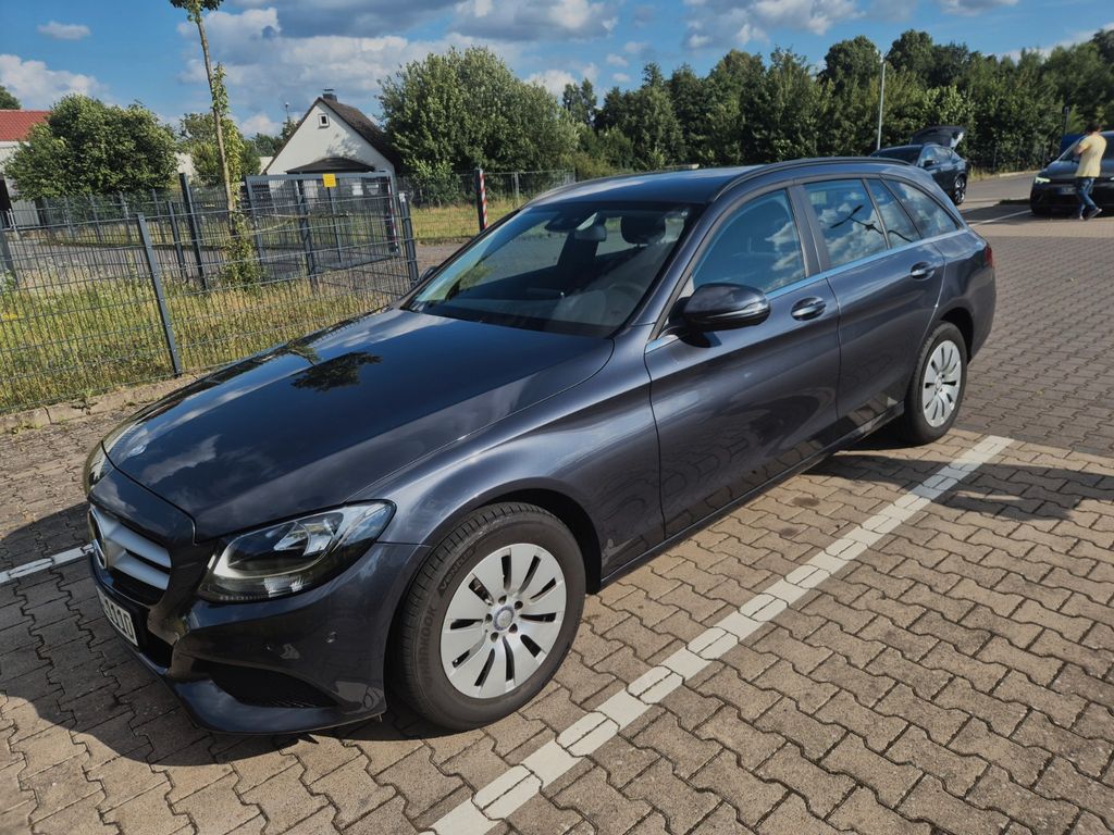 Image of Mercedes-Benz C 220