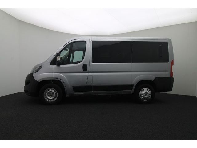 Fahrzeugabbildung Fiat Ducato 30 L1H1 2.2 Panorama - Komfort-Fahrersitz