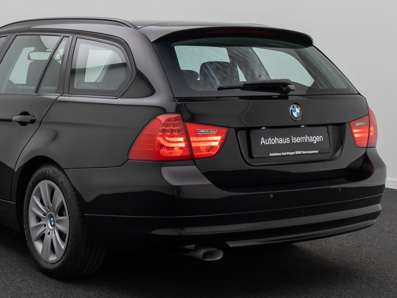 Fahrzeugabbildung BMW 318d GeschwindigReg KlimaAut PDC AHK Nebelschein