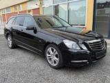 Mercedes-Benz E 220 E -Klasse T-Modell CDI BlueEfficiency - Mercedes-Benz E 220: Cdi T Modell