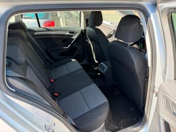 Volkswagen Golf - 11