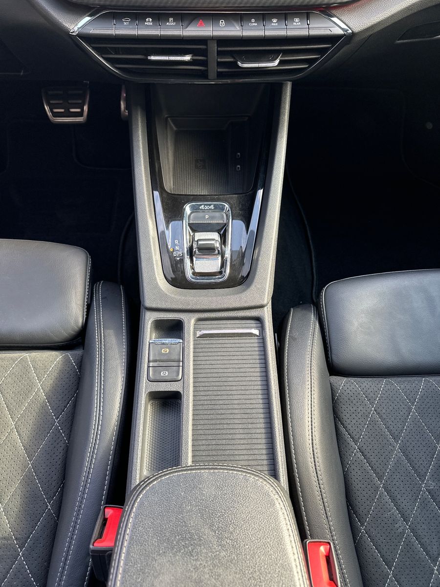 Fahrzeugabbildung SKODA Octavia Combi 2.0 TDI RS 4x4 NAV+LED+PANO+KAMERA