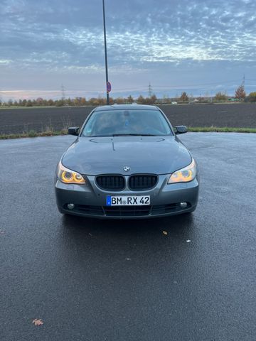 BMW 525i A -