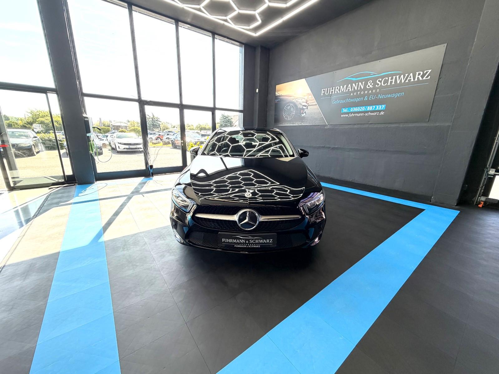 Mercedes-Benz A250e8G-DCT Style+Navi+LED+Rfkm.+MBUX-Paket