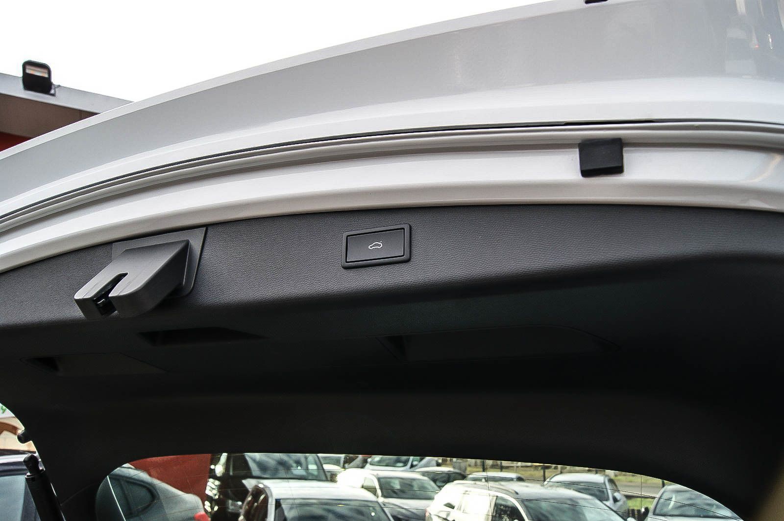 Fahrzeugabbildung CUPRA Leon Sportstourer e-HYBRID VIRTUAL ACC XL 1HAND