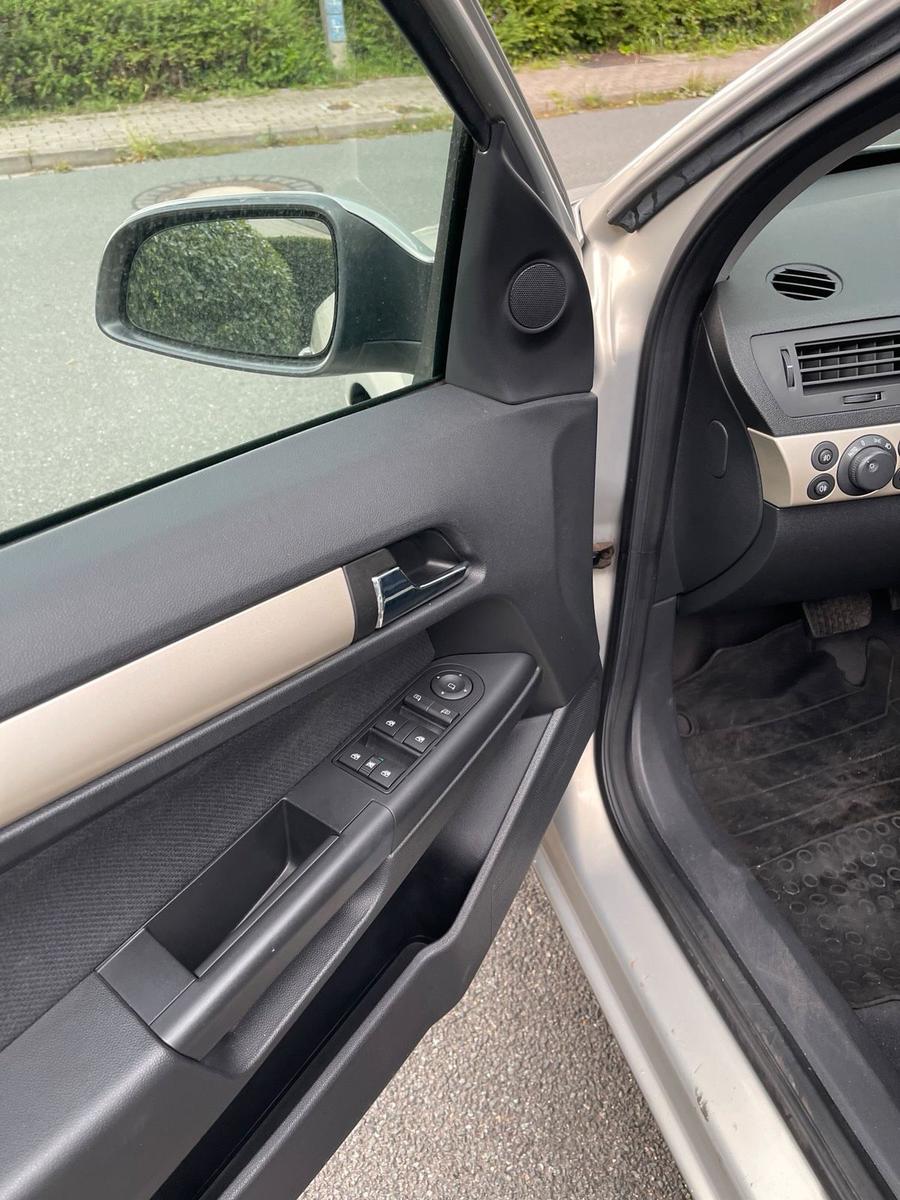 Opel Astra 2007 — photo 8