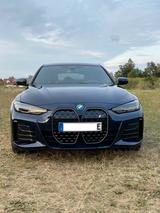 BMW i4 eDrive35 M Sport Pro (AHK) - blaue BMW i4
