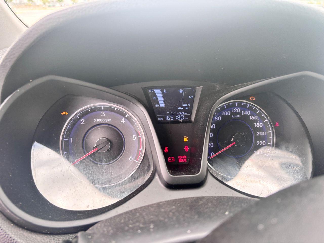 Hyundai ix20 2011 — photo 8