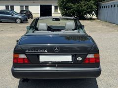 Fahrzeugabbildung 300 ECoupeCabrio300CE-24
