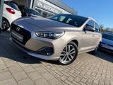 Hyundai i30cw&16"Alu+NAVI&KAMERA&PDC vo&hi+Voll-LED HSW - Hyundai i30: Cw