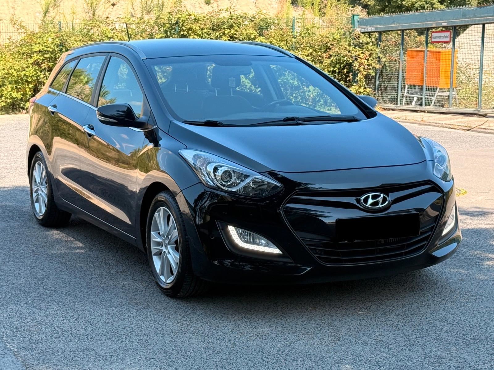 Hyundai i30 Style Automatik/R.Kamera/Keyless/AHK