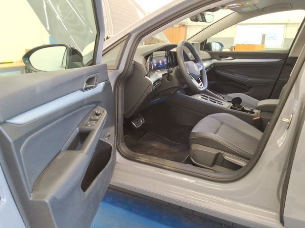 Golf VIII 1.5 eHybrid DSG ENERGY LED+AHK+HUD+DCP