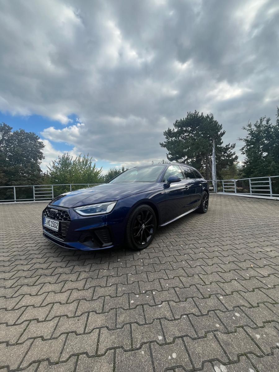 Audi A4 30 TDI S tronic 2x S-Line Blackedition Avant 