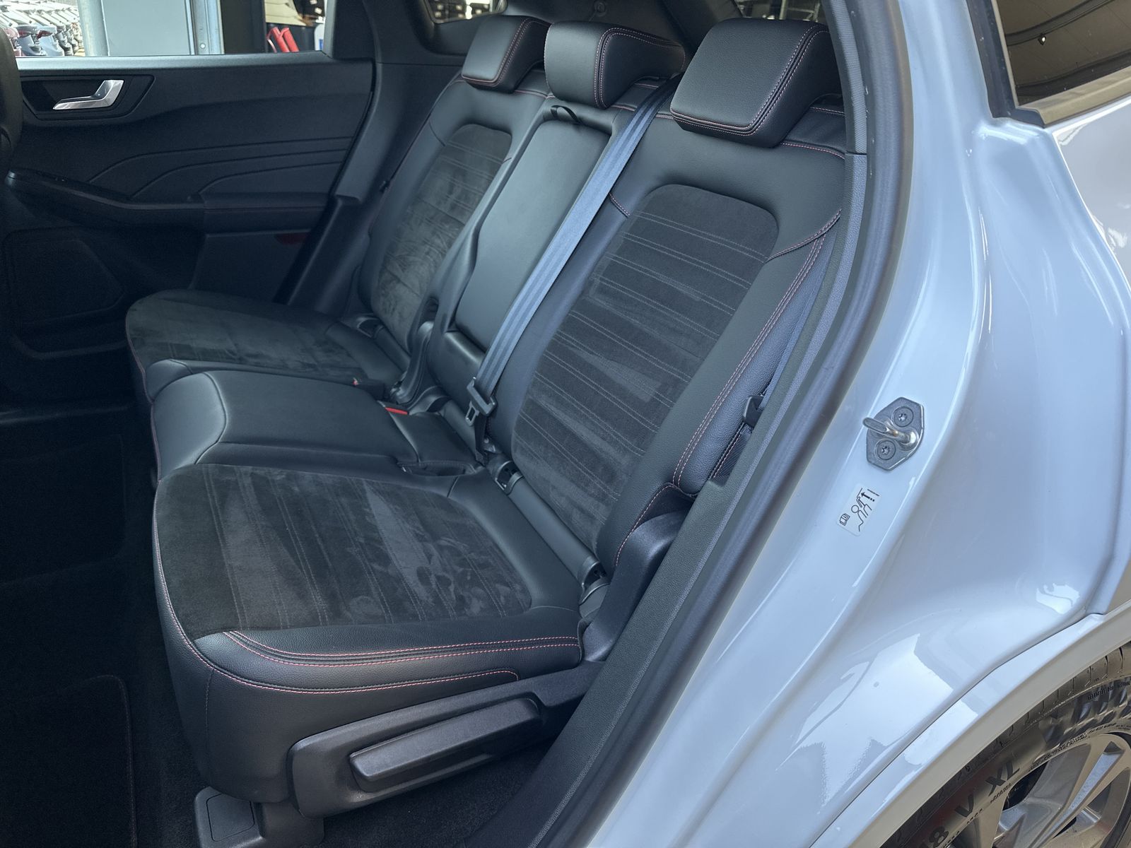 Fahrzeugabbildung Ford Kuga 2.5 Plug-In Hybrid ST-Line X NAV+LED+ACC+PP