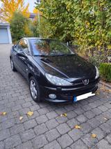 Peugeot 206 CC Platinum *TÜV neu* - Peugeot 206 mit Benzin-Antrieb: Schwarz, Leder, Cabrio