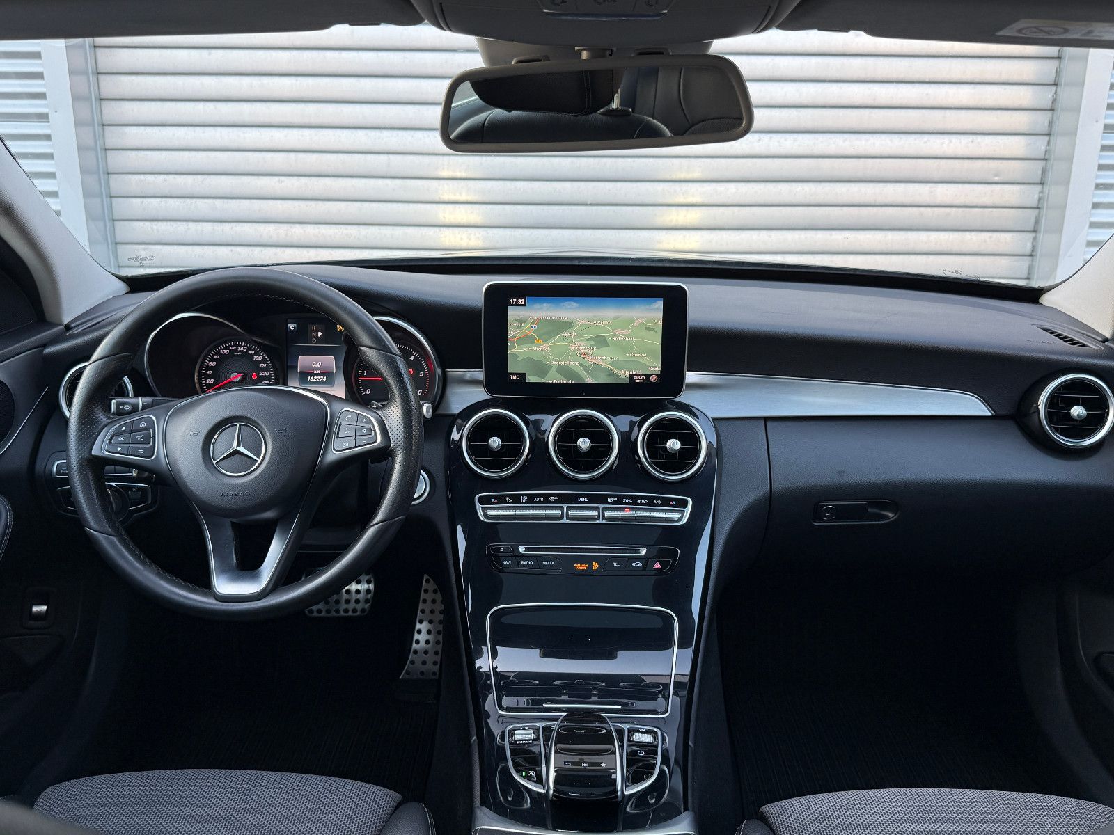 Fahrzeugabbildung Mercedes-Benz C 200 d Limo 9G-Tronic Avg GRA Pano 360°Kamera