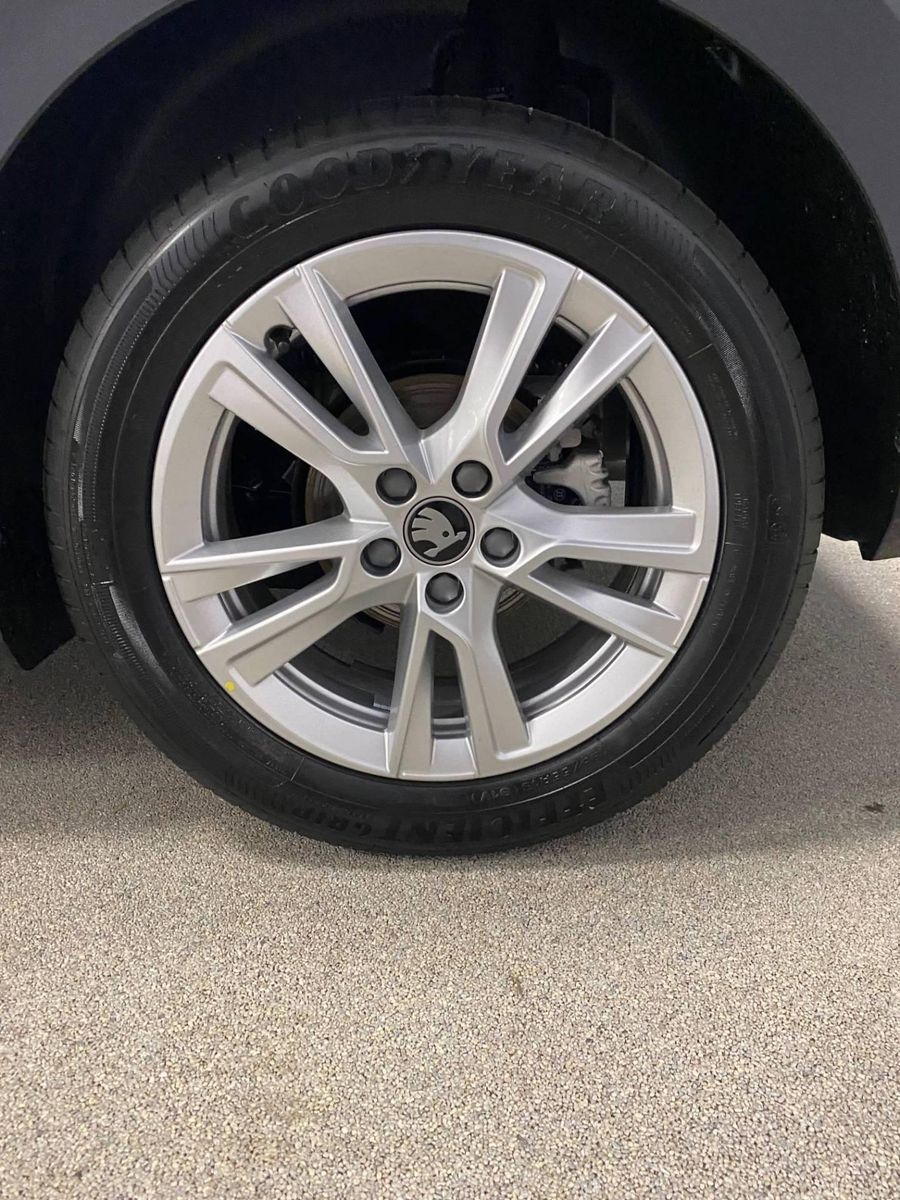 Fahrzeugabbildung SKODA Fabia 1.0 TSI DSG 130 Top Selection+ACC+TOTWINK