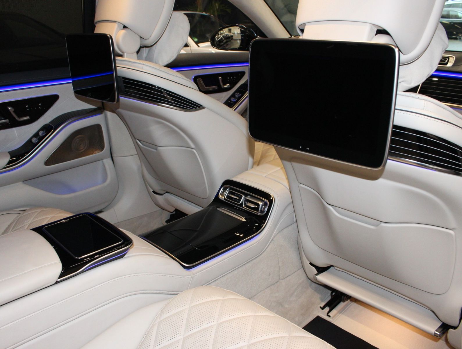 Fahrzeugabbildung Mercedes-Benz S 500L 4Matic AMG Line*Chauffeur*Executive*VOLL