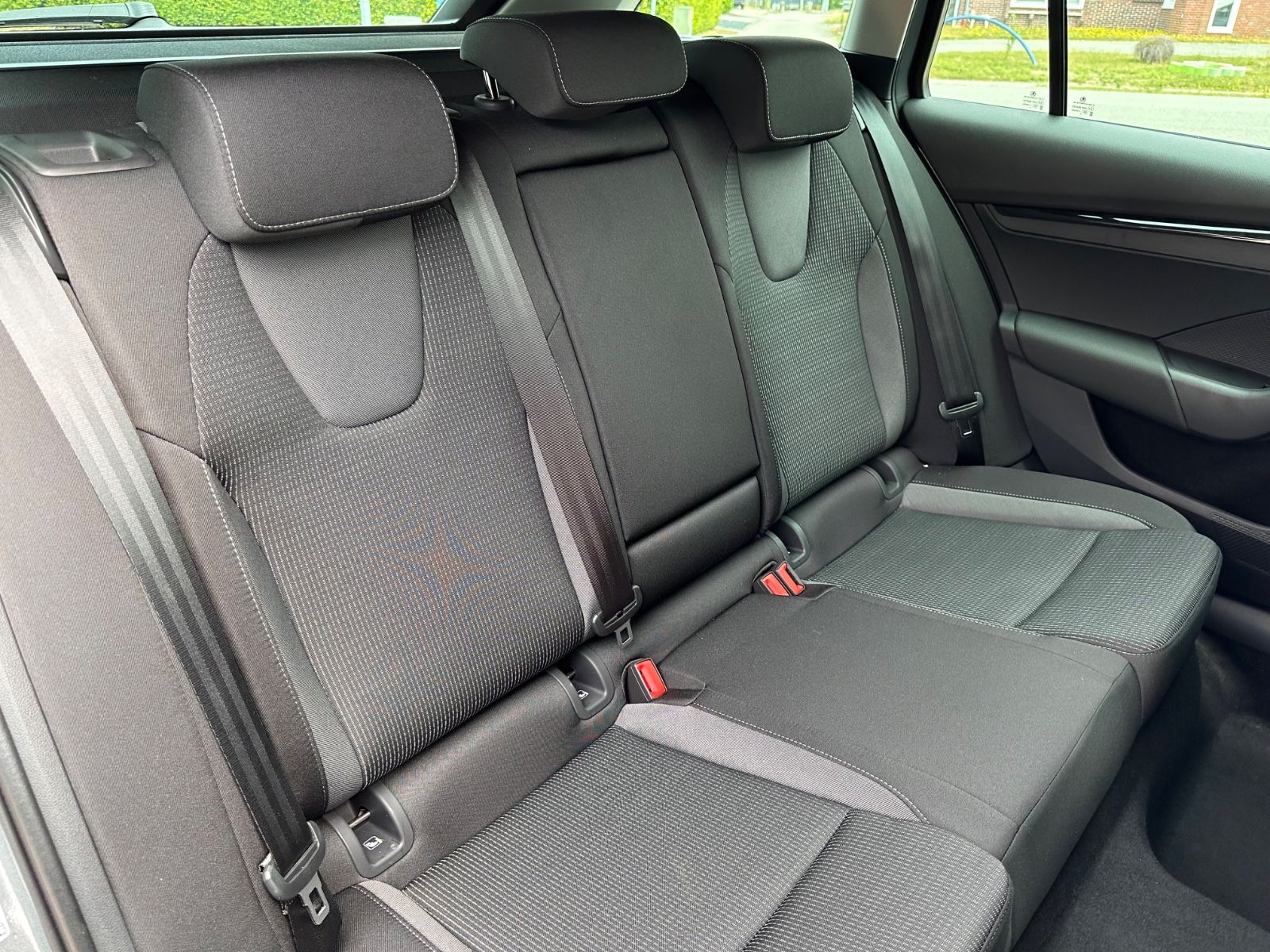 Fahrzeugabbildung SKODA Octavia Combi 1.5 TSI Selection DSG LED/ACC/APP