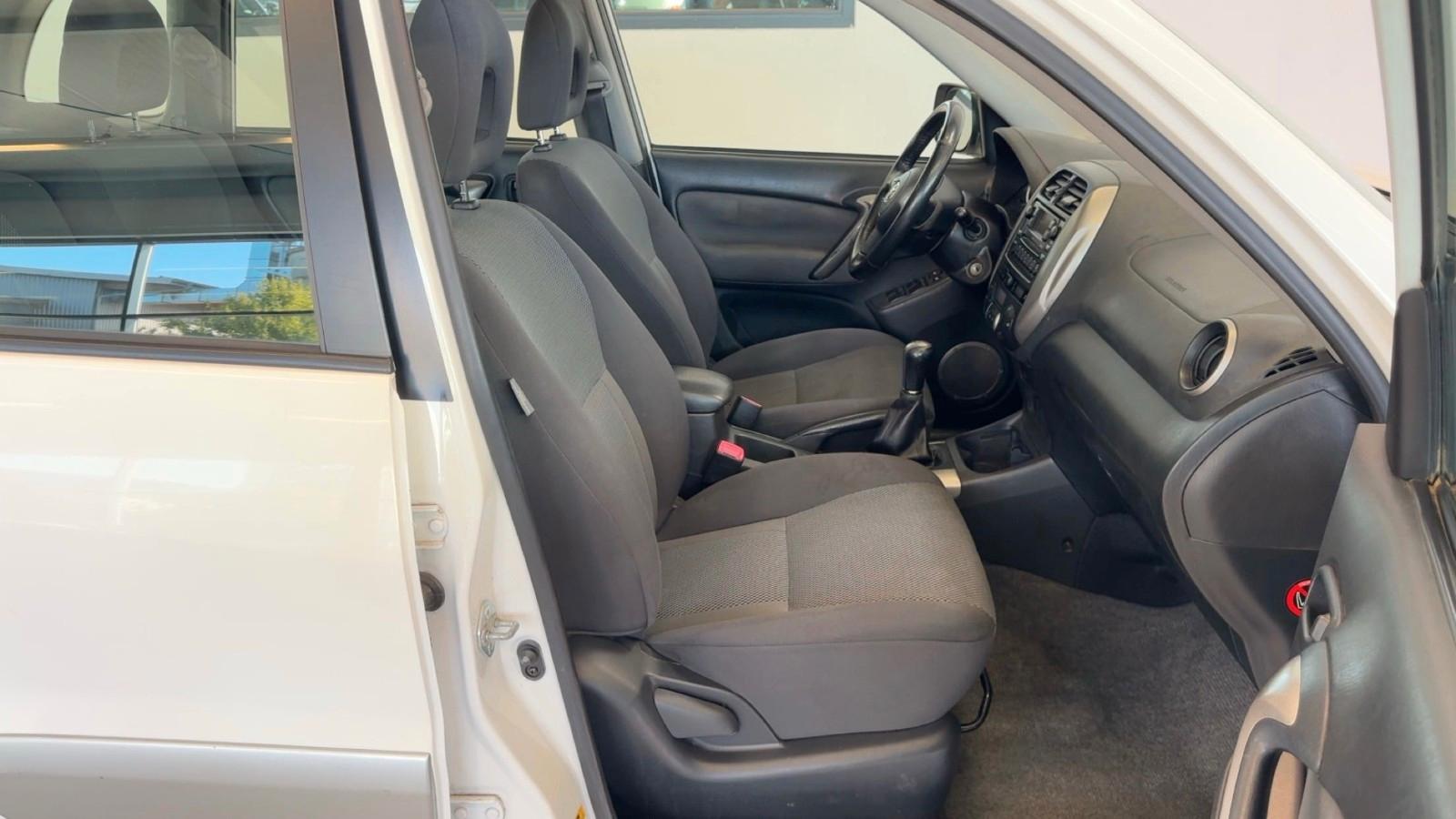 Toyota RAV4 2.0 VVT-i 150 ch • 4x4 • Toit Ouvrant • 1ère Main