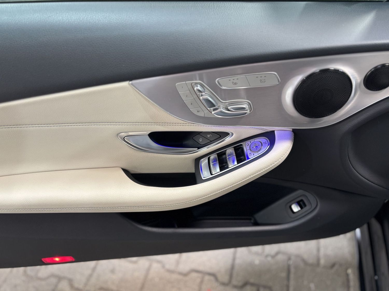 Fahrzeugabbildung Mercedes-Benz C 180 AMG Night#LED#Leder#Airscarf#Memory#Kamera