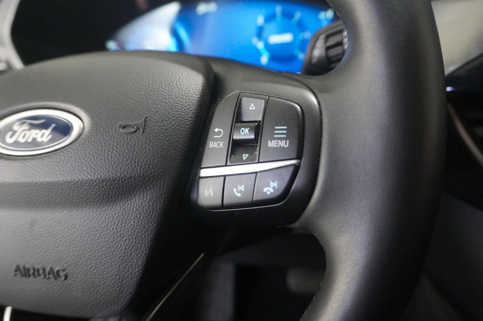 Fahrzeugabbildung Ford Kuga 1.5D TITANIUM X NAVI/LED/KAMERA/HUD/B&O/AHK