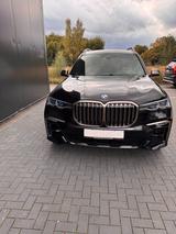 BMW X7 M50i -  - BMW X7 M50 mit Schiebedach