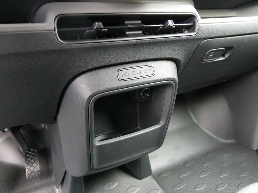 Fahrzeugabbildung Volkswagen ID.Buzz Cargo AHK Tempomat IQ-Light Navi Sitzhei