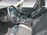 BMW 318d Sport Line *Business*Navi*elGlasdach*Sports - BMW: E31