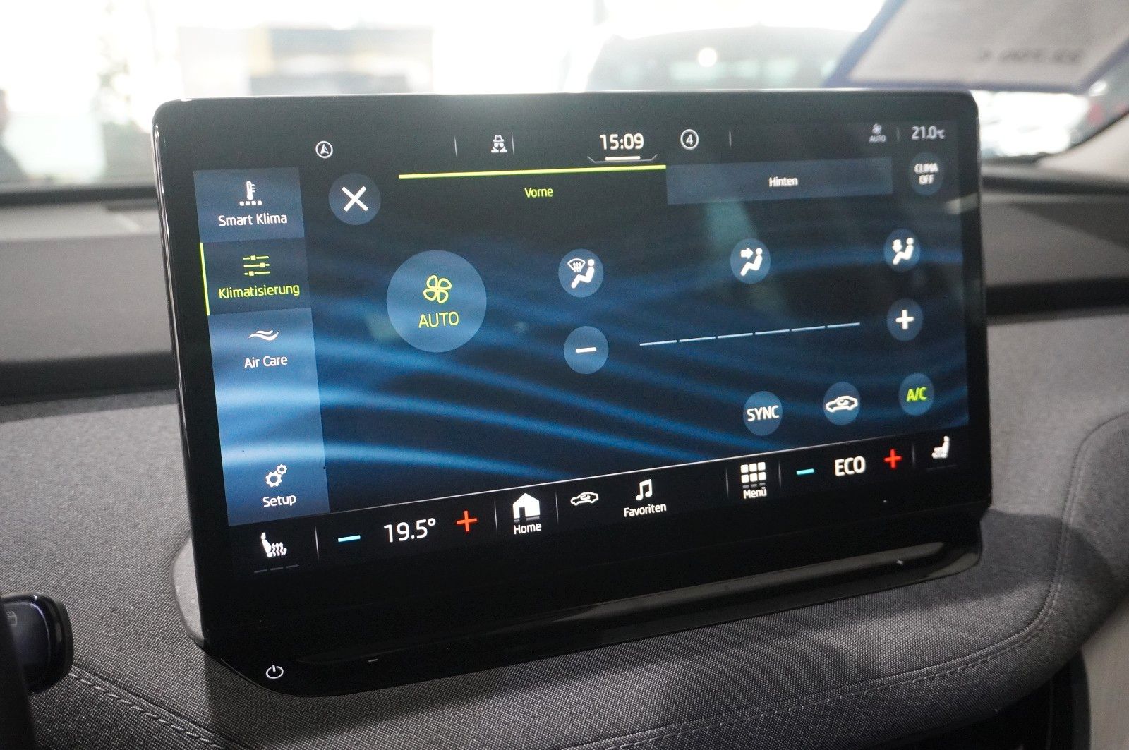 Fahrzeugabbildung SKODA Enyaq 50 IV LOFT NAVI/LED/SHZ/VIRTU./PDC/DAB+