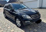 Mercedes-Benz ML 300 CDI 4MATIC BlueEFF. Grand Edition Gra... - Mercedes-Benz ML 300: Cdi
