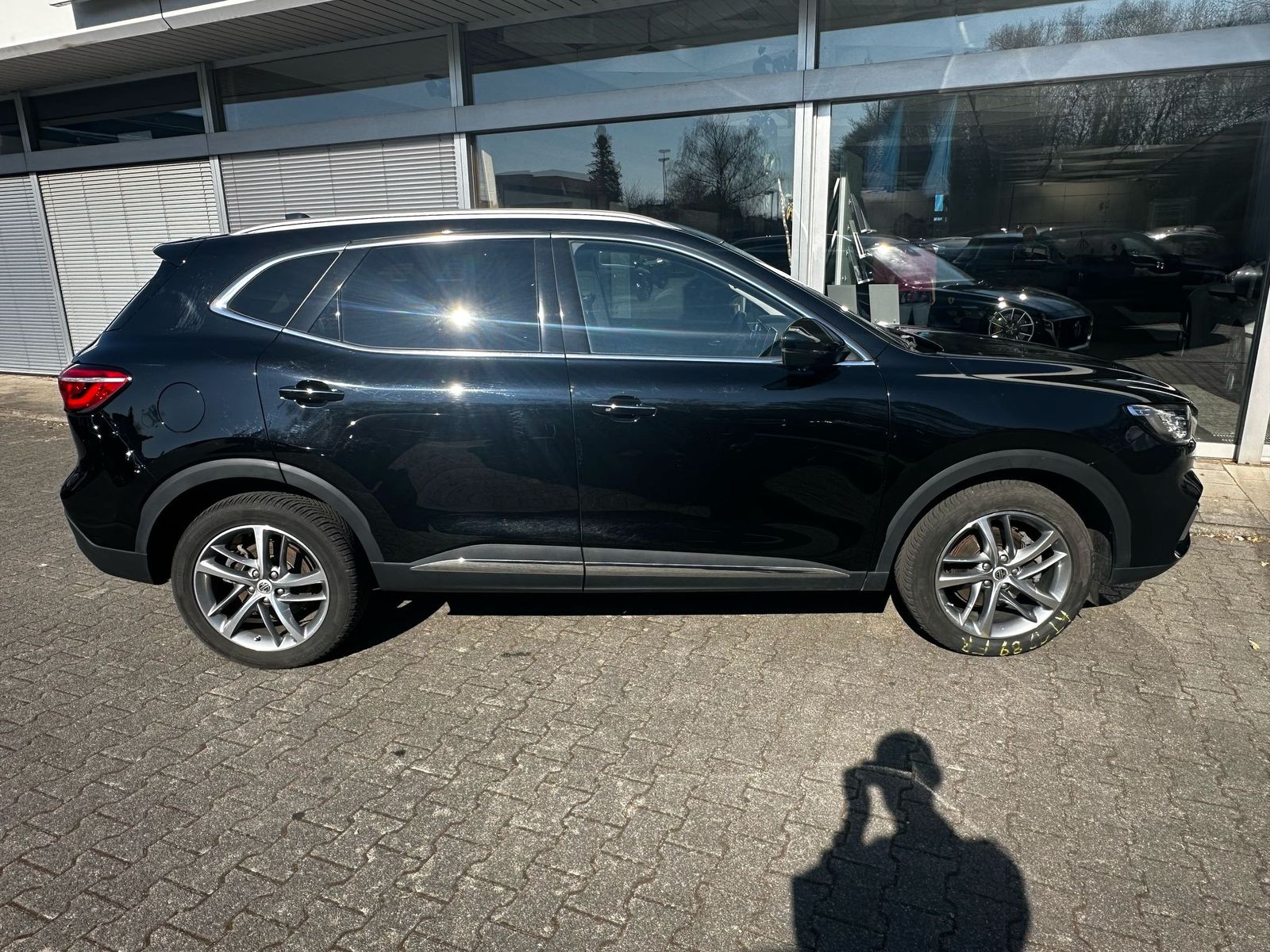 Fahrzeugabbildung MG EHS Luxury PANO+LEDER+NAVI+SHZ+KAMERA+ACC+360°