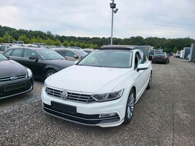 Volkswagen Passat 2.0 TDI R-Line Limousine...