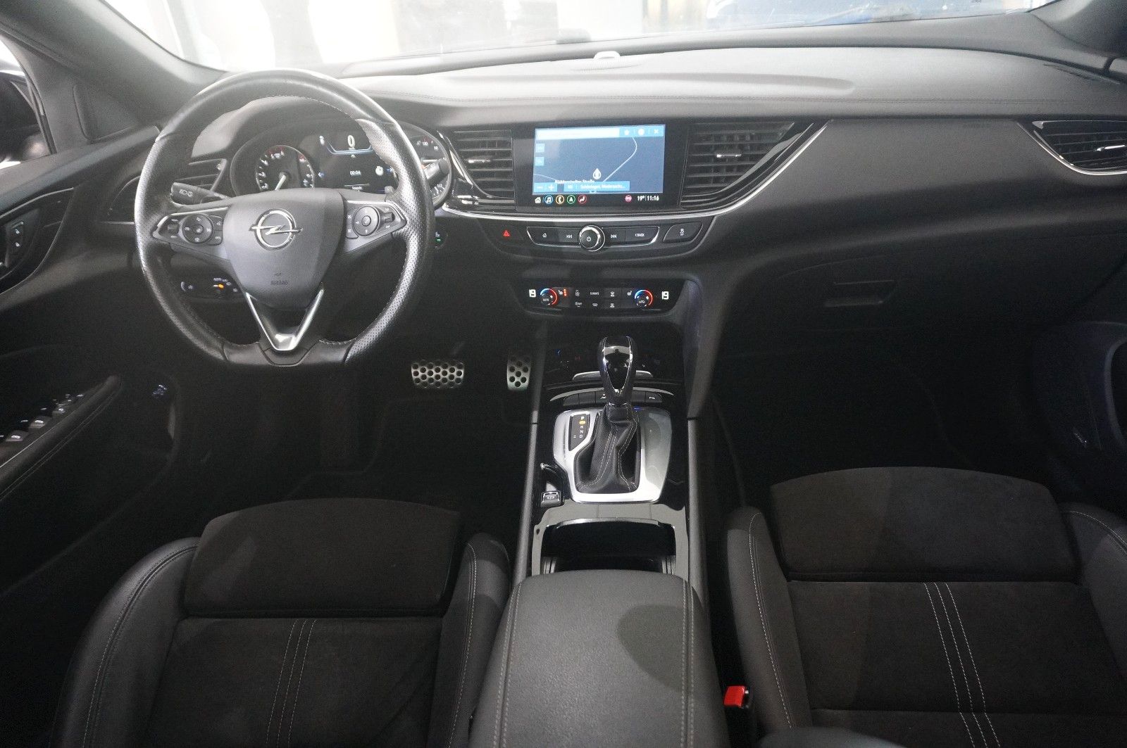 Fahrzeugabbildung Opel Insignia B ST 2.0D ULTIMATE NAVI/LED/KAMERA/AHK