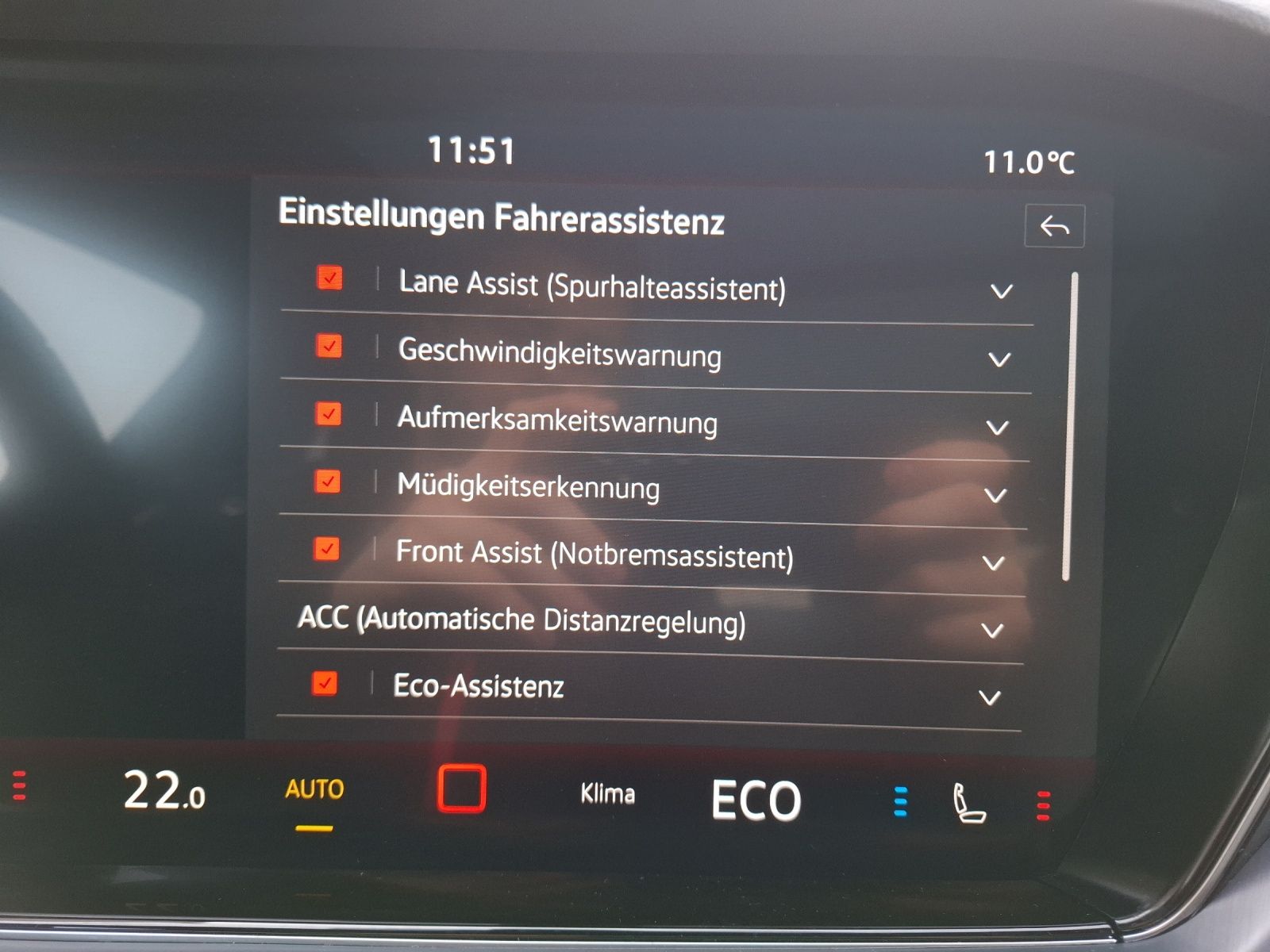 Fahrzeugabbildung Volkswagen Touareg TSI eHybrid R-Line 4M Matrix AHK Pano HU