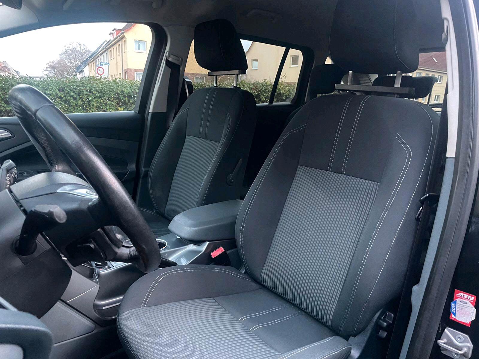 Ford C-MAX 2014 — салон