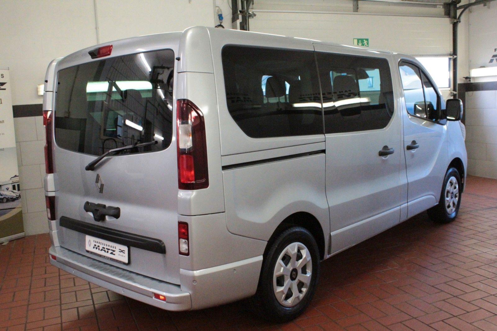 Fahrzeugabbildung Renault Trafic Blue dCi 150 EDC Evo*Automatik*8-Sitzer*