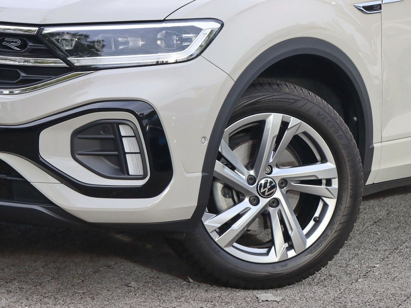 Volkswagen T-Roc R-Line 1.0 TSI OPF ACC LED GJR PDC SITZHZ foto 3