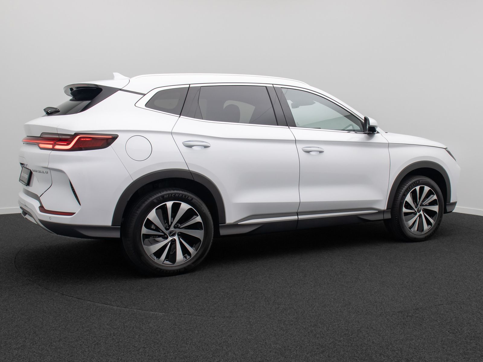 BYD SEAL U