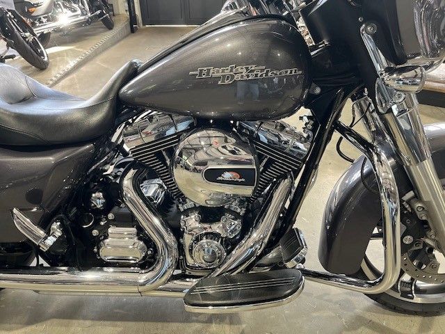 Fahrzeugabbildung Harley-Davidson FLHX Street Glide mit Kesstech