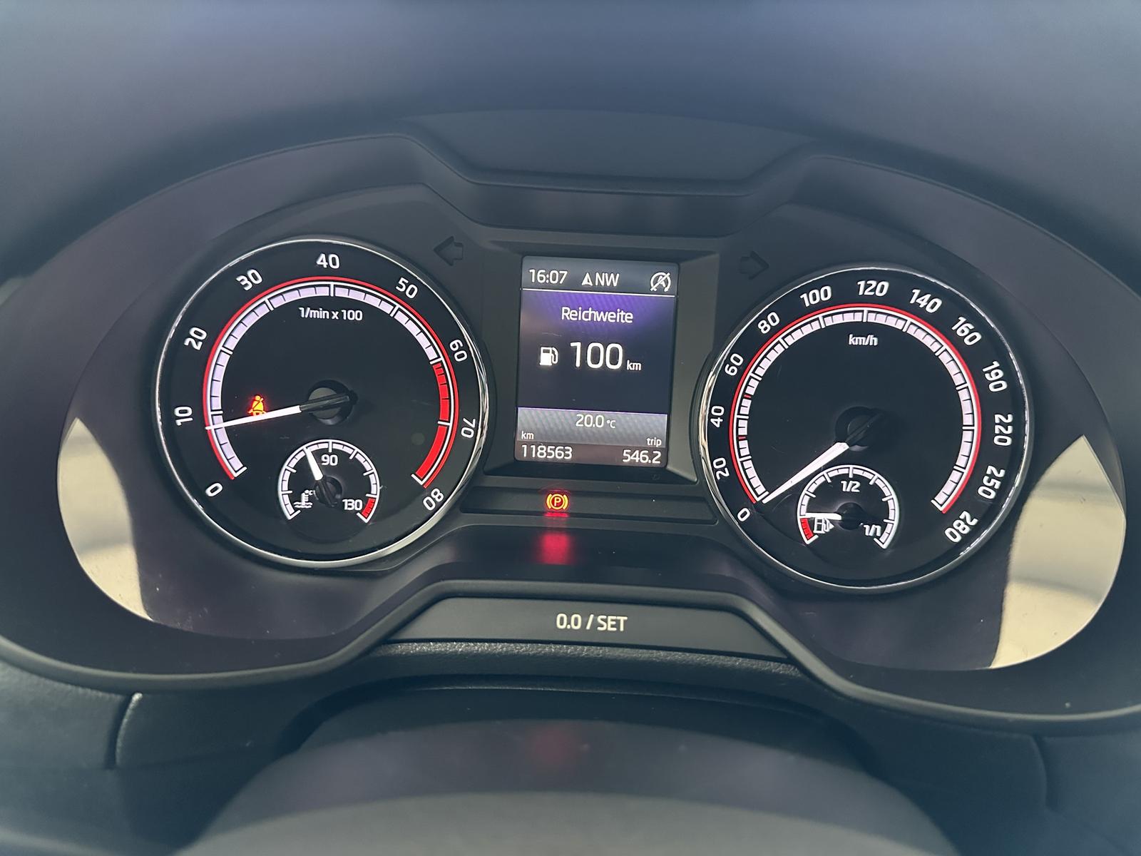 Skoda Octavia RS Navi LED ACC PDC SHZ AHK