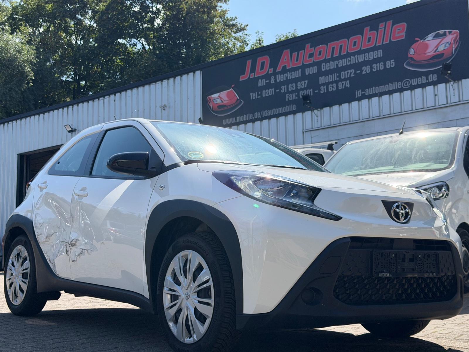 Toyota Aygo (X) 1.0-l-VVT-i Black & White S-CVT Automa.