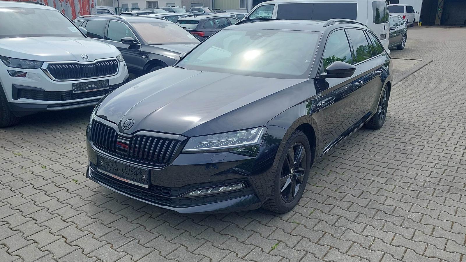 Skoda Superb Sportline DSG ACC STHZ Kamera LED 1 Hand 