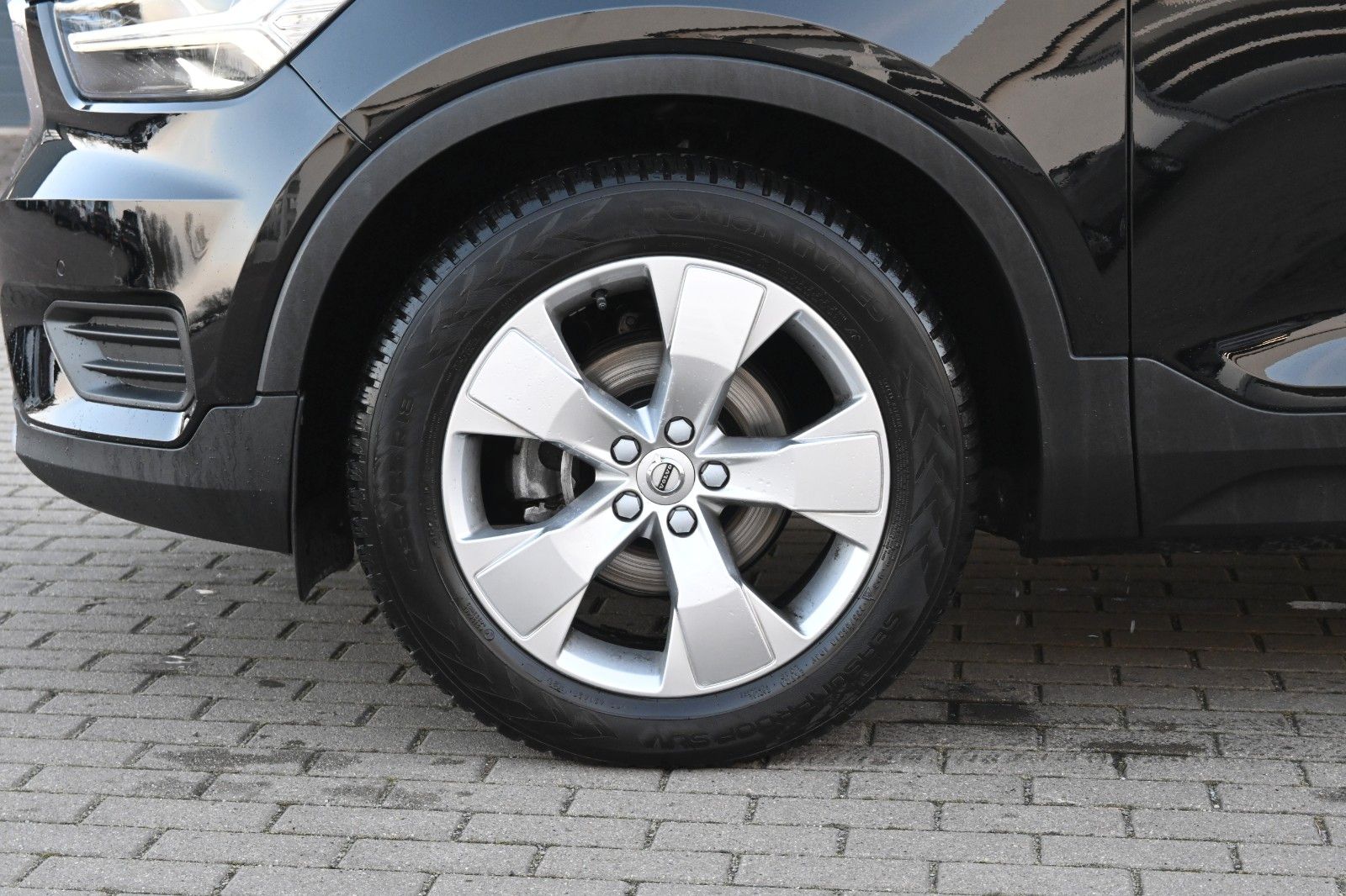 Fahrzeugabbildung Volvo XC40 T3 Benzin Momentum*RFK*FSHZG*