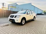 Nissan Navara Pickup Double Cab LE 4X4/AHK3.5t/TÜV NEU - Nissan Navara aus 2010