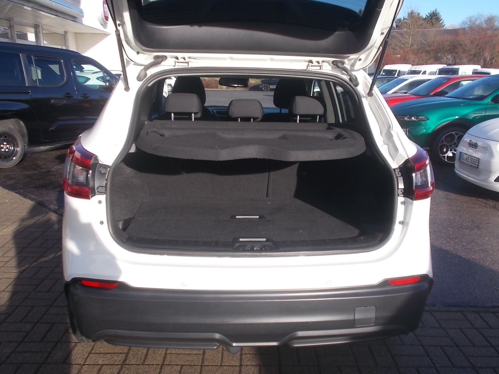 Fahrzeugabbildung Nissan Qashqai 1.2 DIG-T Acenta 4x2 Automatik