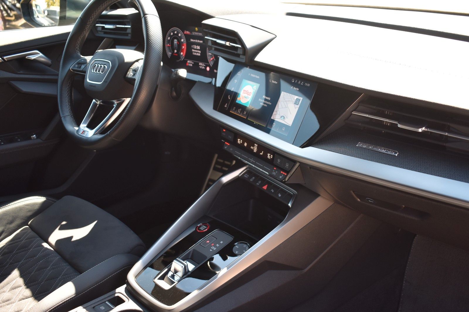 Fahrzeugabbildung Audi S3 Sportback 2.0 TFSI Quattro B&O/Virtual/LED