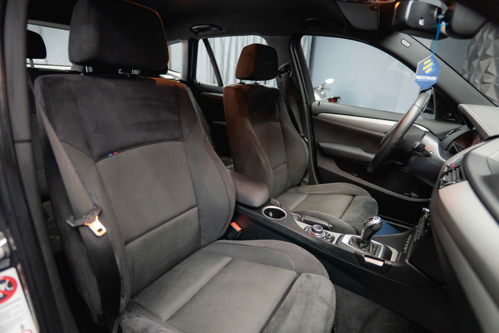 Fahrzeugabbildung BMW X1 xDrive 18d M-Sport Shadow Line *Bi-Xenon*DAB*